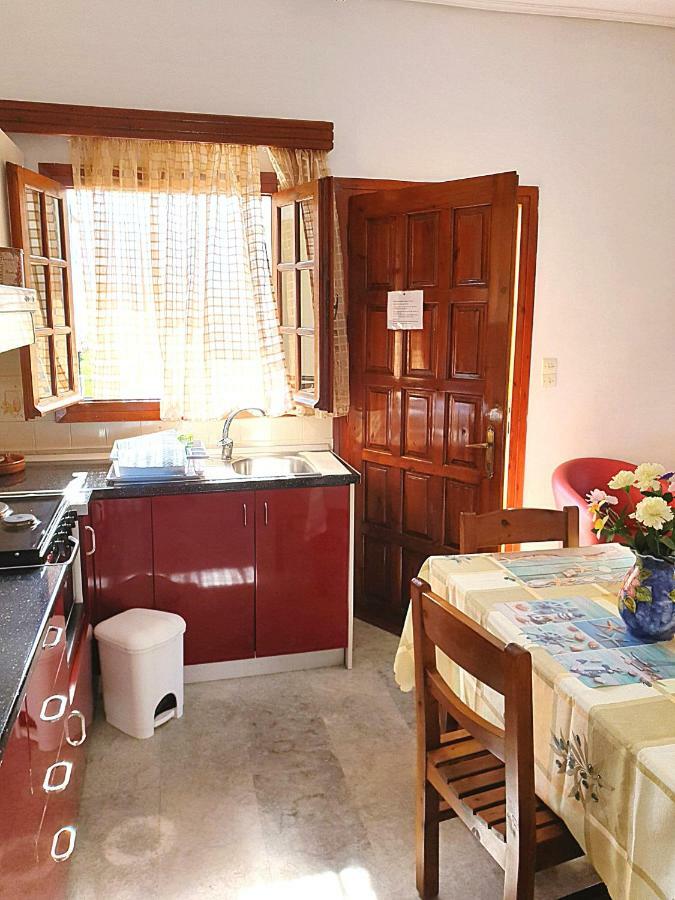 Myrto'S Apartment No15 劳特拉奥雷亚斯埃利尼斯 外观 照片